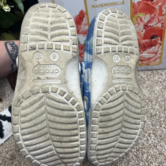 CROCS  Blue and White Cloud Clogs - Picture 8 of 9
